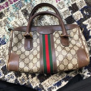 Authentic Gucci vintage handbag in good condition!
